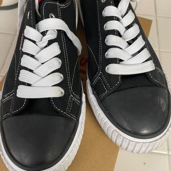 Levis Unisex Youth Size 6 Black Lace Up Sneakers Casual Skate School - Picture 2 of 7
